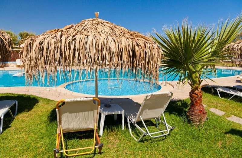 別墅建一個游泳池大概多少錢